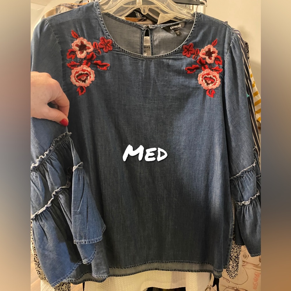 Express Med top blue jean